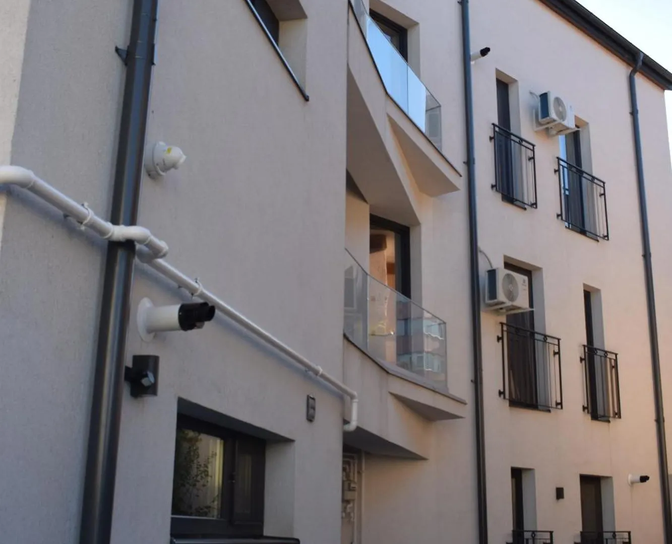 Apartments Nussbaumer Bucharest 0*,